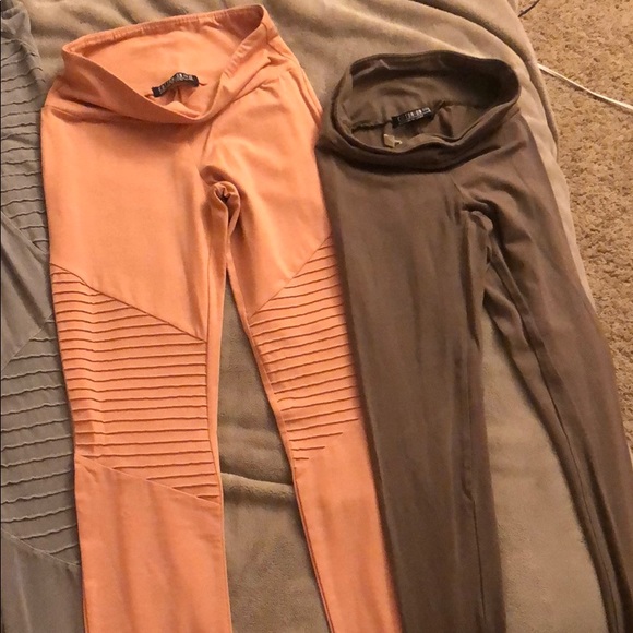 Bundle of Moto Leggings - Picture 3 of 7